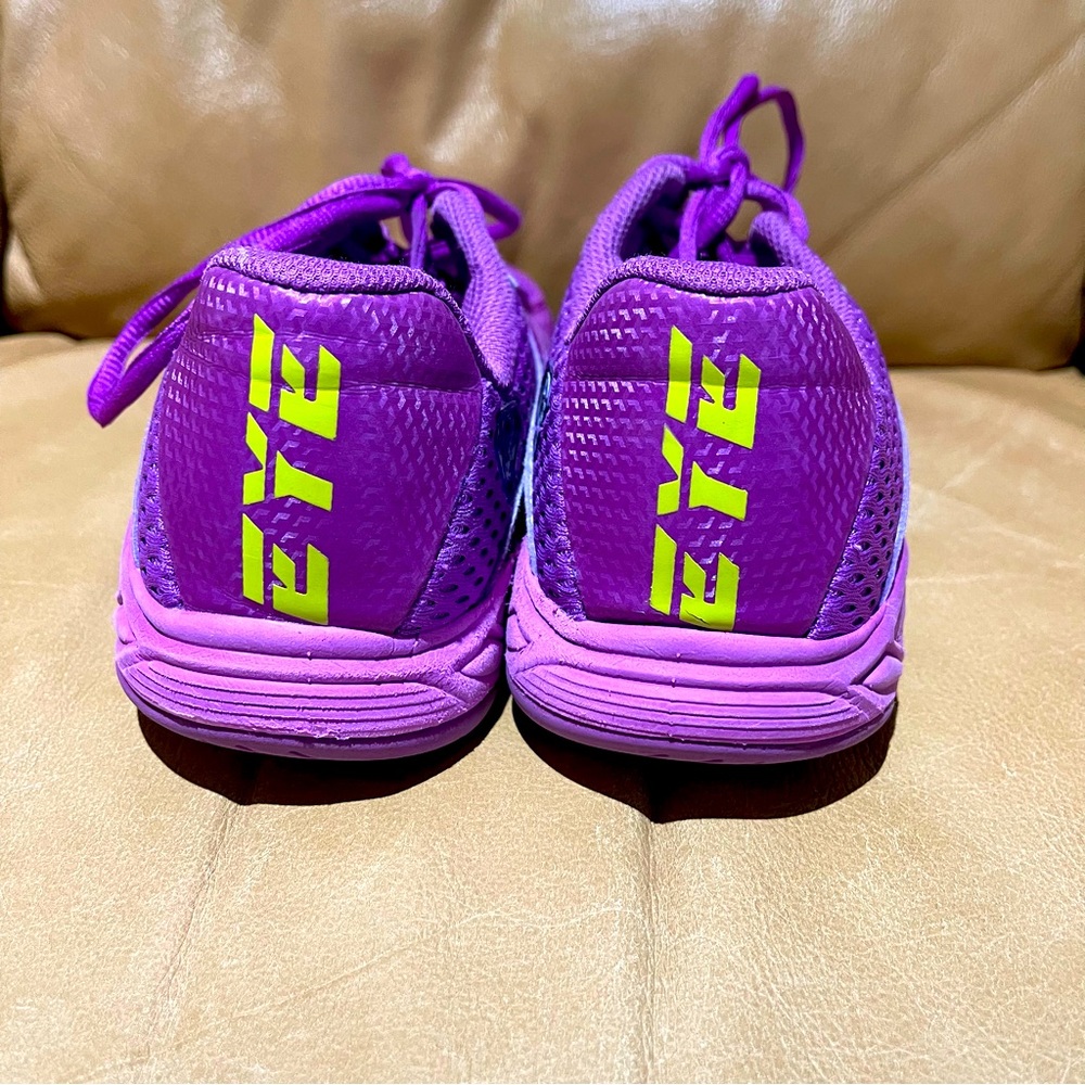 Eye Gel Non marking shoes size US8 unisex